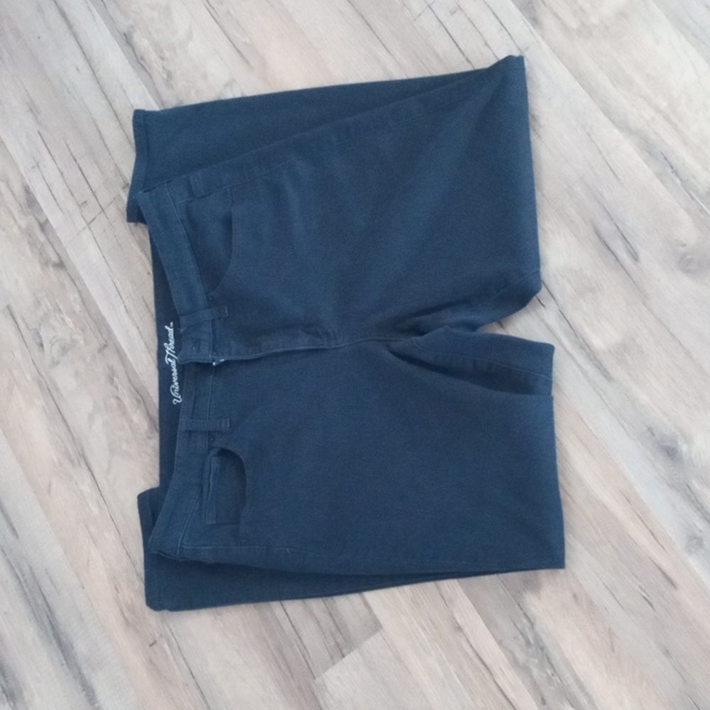 Universal thread black jeans size 14/32R